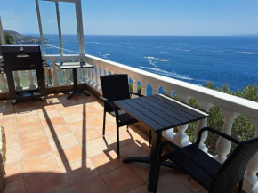Apartment mit großer Terrasse und fantastischem Blick über den Golf von Roses.